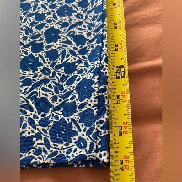 Old Navy The Pixie, Size 6, Blue and White Floral Capri Pants, Mid Rise Skinny - Picture 9 of 9